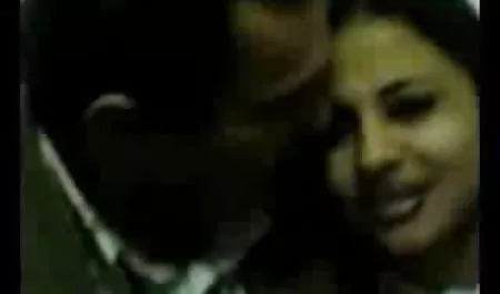 بدن فیلم سکسئ خارجی بزرگ هیت با عنوان بزرگ در صحنه داغ لزبین